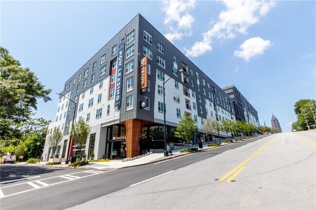 Building Photo - 525 North Avenue NE