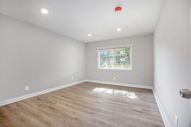 Building Photo - Palisades Apartments