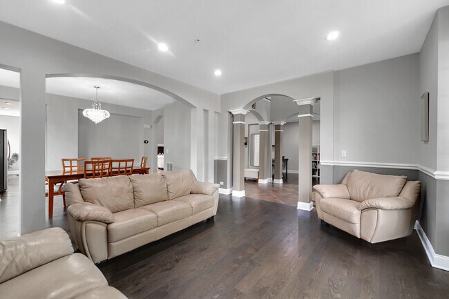 Foto del edificio - 1344 Essex Dr