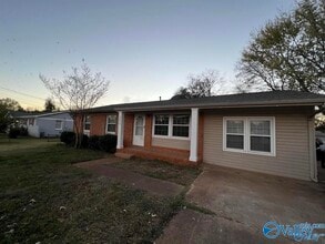 Building Photo - 3415 Mimosa Ln NW