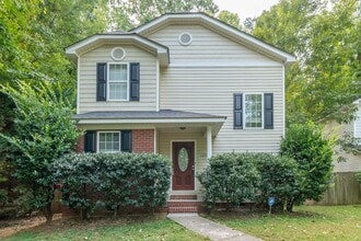 1028 Hickory Nut St
