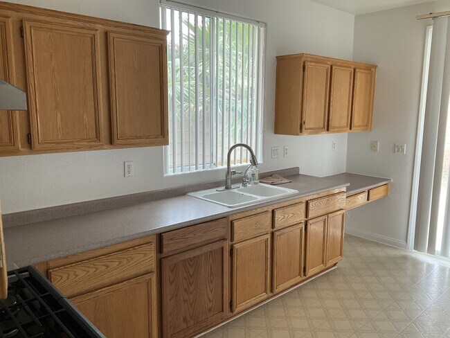Foto del edificio - 8336 Crown Peak Ave