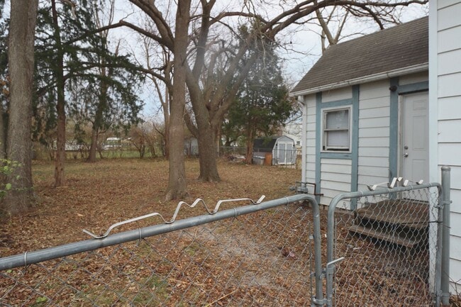 Building Photo - Charming Downtown-Adjacent Rental Home