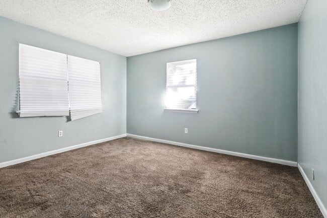 Building Photo - 206 Sunset Dr