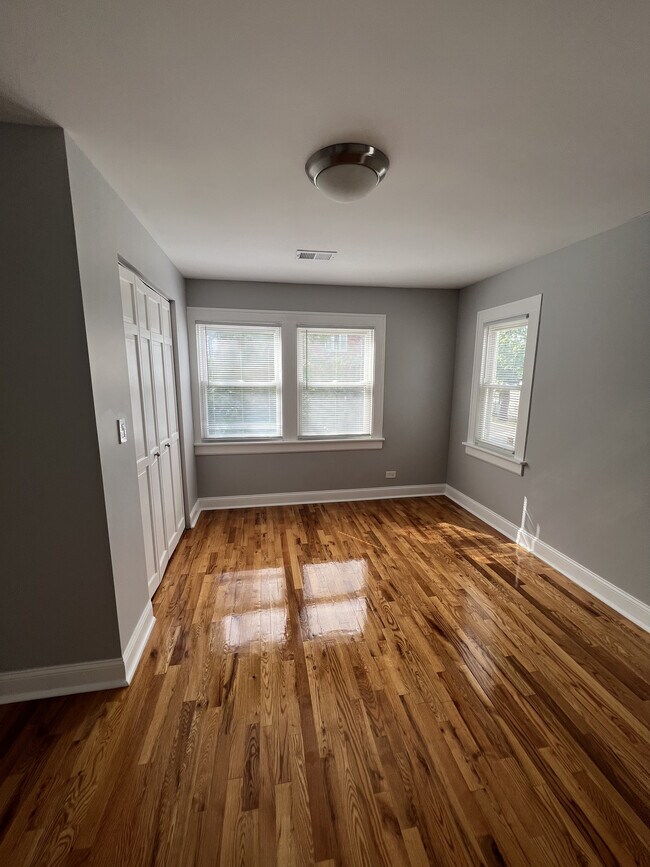 Foto del edificio - 3453 N Narragansett Ave