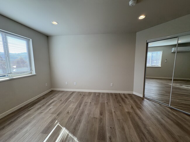 Building Photo - 2210 Arden Ct N