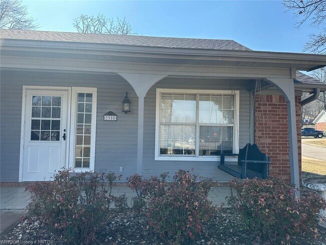 Foto del edificio - 3900 Bristol Ln