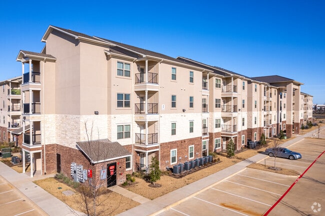 Building Photo - Lakeview Pointe - 55+ Community