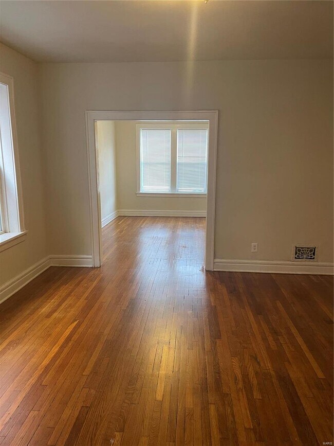 Foto del edificio - 3704 Fairview Ave