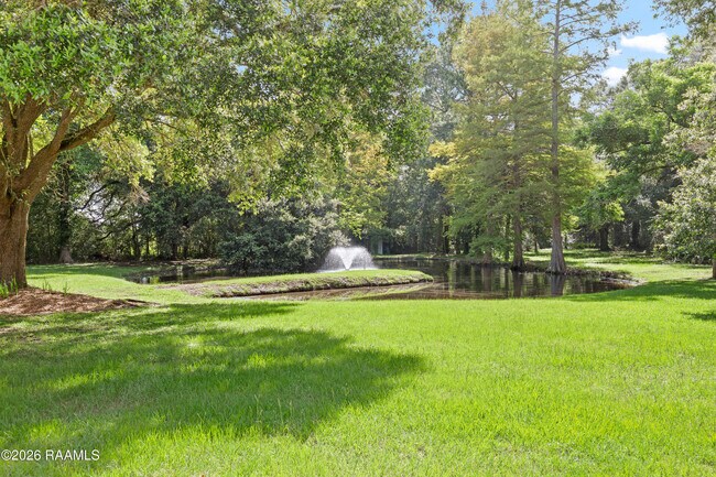 Foto del edificio - 2407 E Broussard Rd