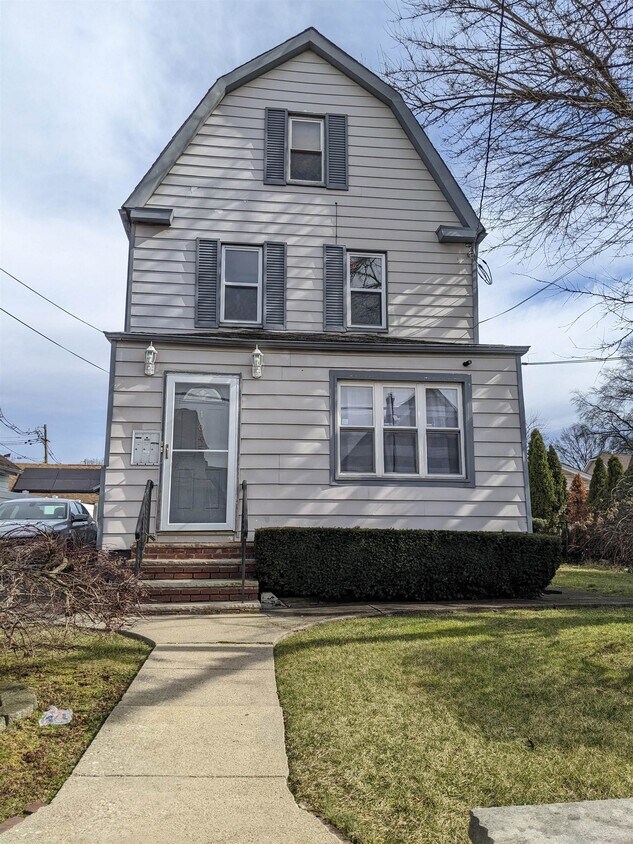 Primary Photo - 1045 Prospect St