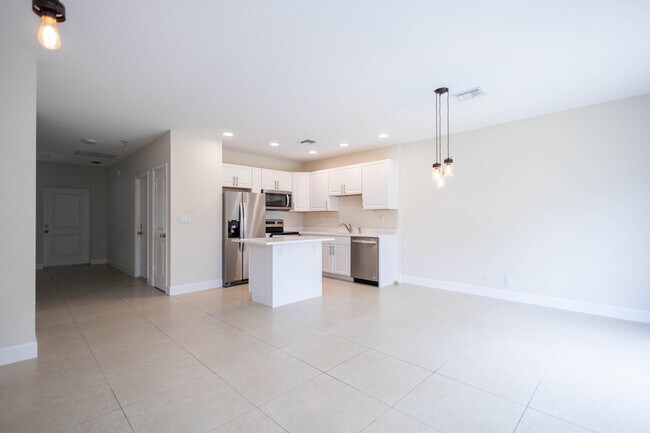Foto del edificio - 12425 Westhampton Cir