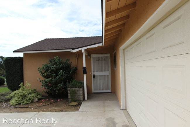 Building Photo - 7860 Klusman Ave