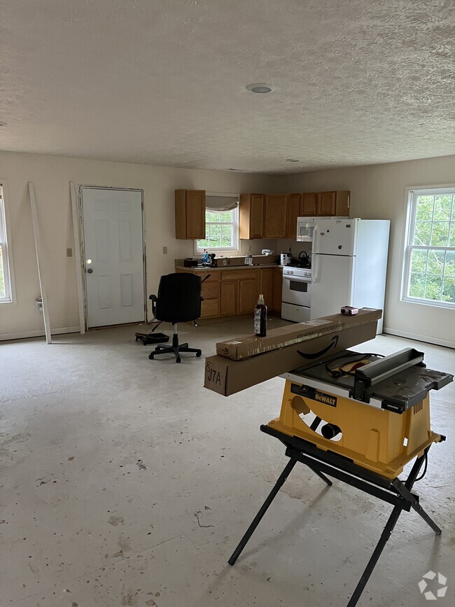 Building Photo - 3995 Glen Lily Rd