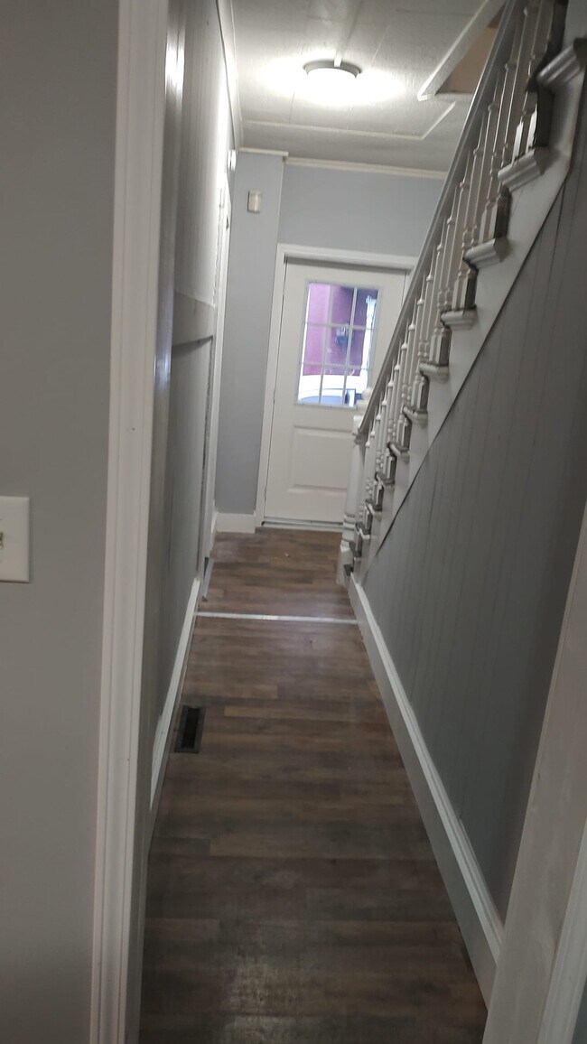 Building Photo - 19 Cottage Ave