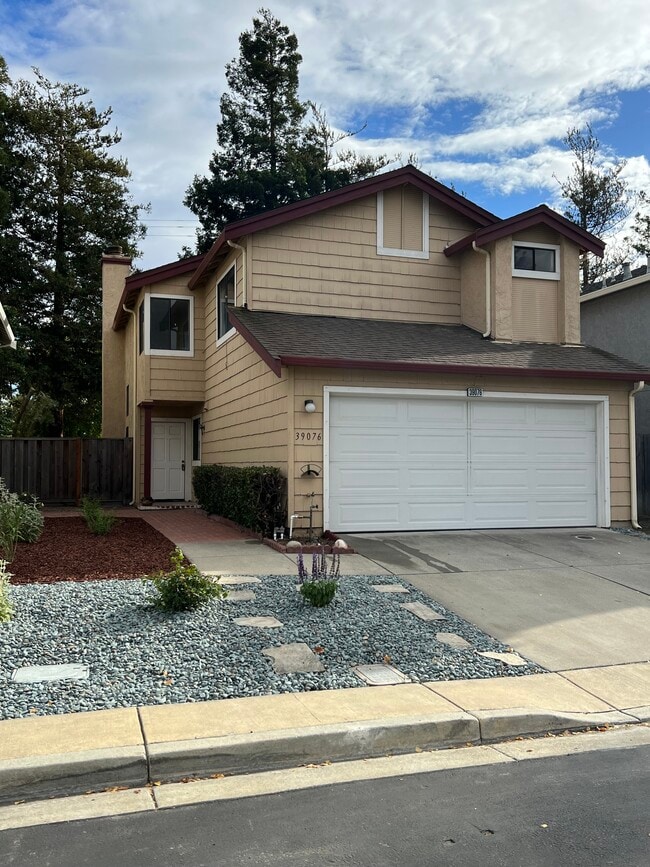 Building Photo - 39076 Applegate Ter