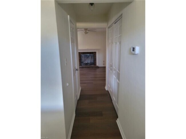 Building Photo - 1435 Canadian Ct