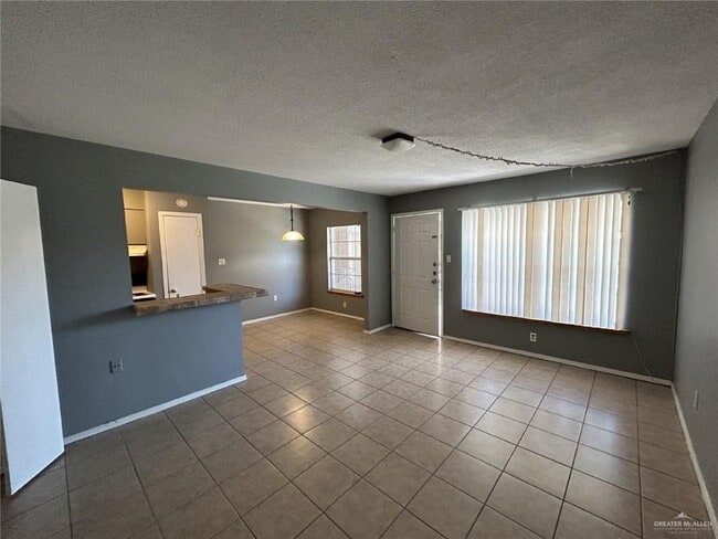 Foto del edificio - 10 E Walnut Ave