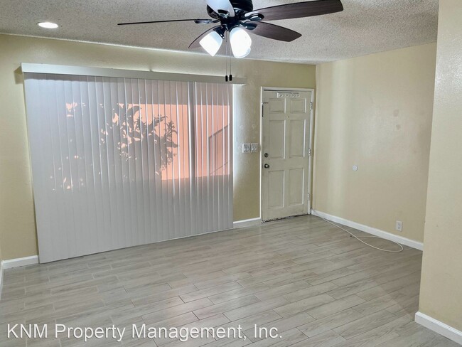 Building Photo - 2 br, 1.5 bath House - 465 E. 234th Wlk