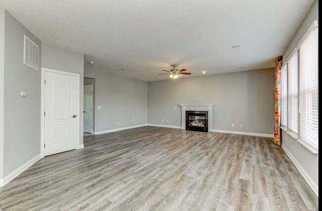 Foto del edificio - 1687 Greentree Meadows Dr