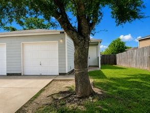 Building Photo - 15418-15420 Kamary Ln