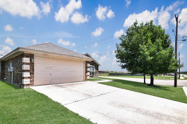 Foto del edificio - 3501 Salt Fork Dr