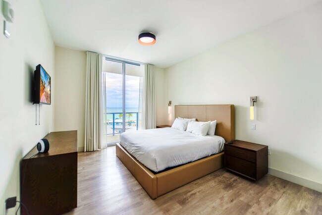 Foto del edificio - 777 N Ocean Dr