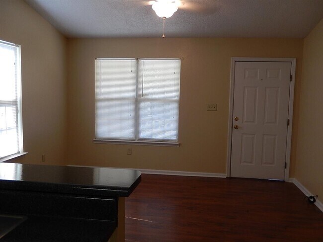 Foto del edificio - 137 Horseshoe Dr