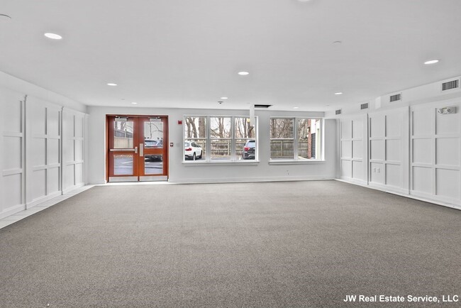 Foto del edificio - 99 Chestnut Hill Ave