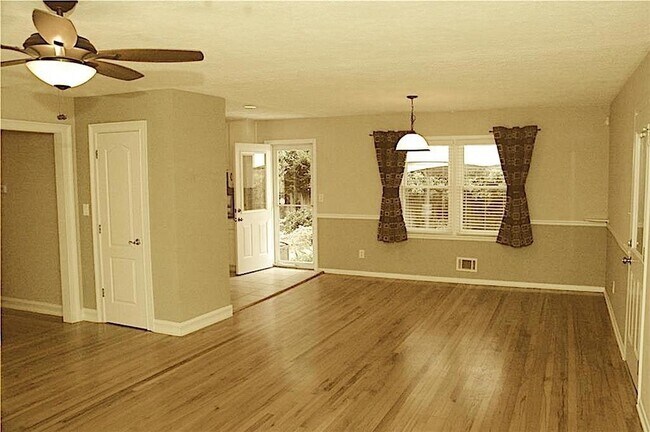 Foto del edificio - 444 Jo Ann Dr SE