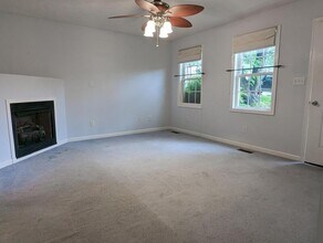 Building Photo - 726 Crestwood Cir