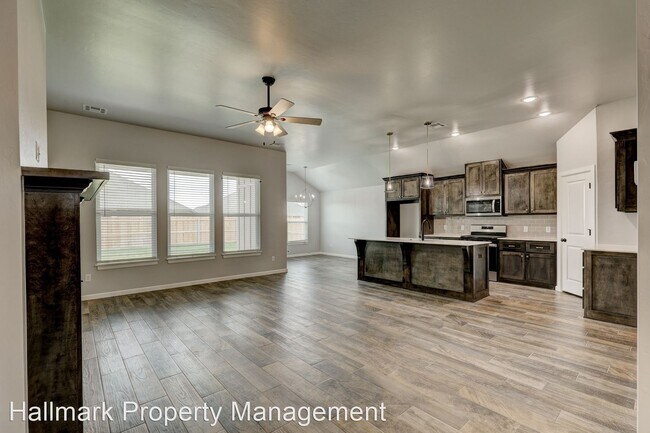 Building Photo - 3 br, 2 bath House - 494 Hackberry Ln.