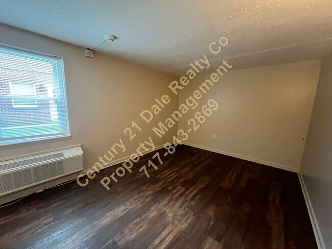 Foto del edificio - Beautiful 1 BR Apartment on East Market Street