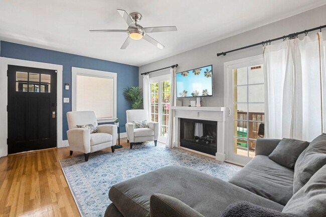 Foto del edificio - Spacious and conveniently located 2b/2bath single family home, available for Mid-January 2026!!!!!