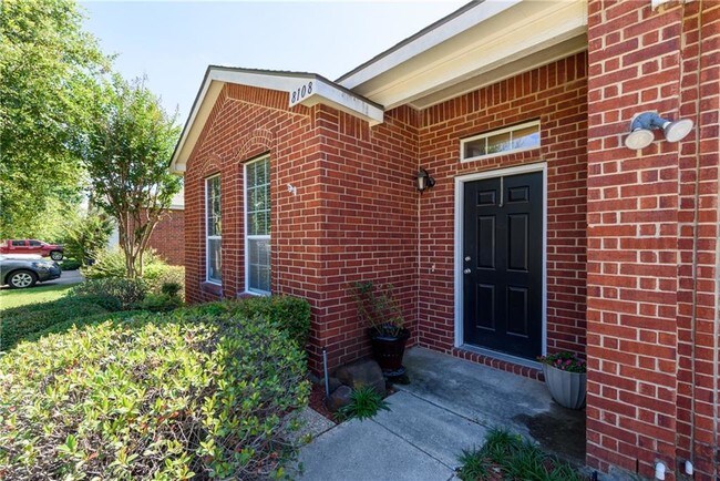 Building Photo - 8108 Swan Park Dr