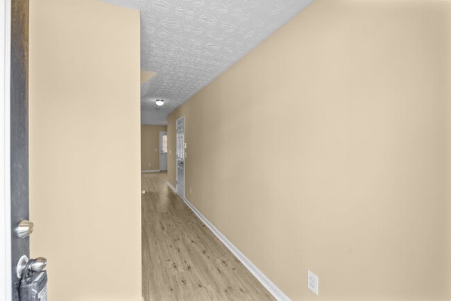 Building Photo - 3 Bedroom Townhome in Stonecrest!