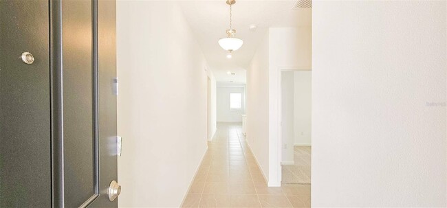 Building Photo - 429 Silver Palm Dr