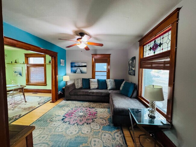 Foto del edificio - 1391 Thomas Ave W