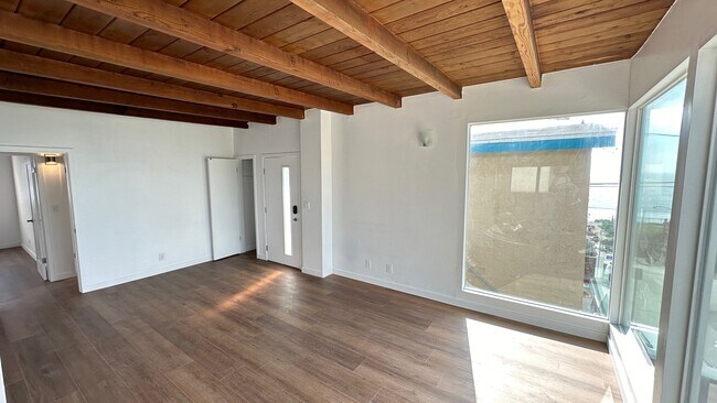 Sala de estar - 118 45th St