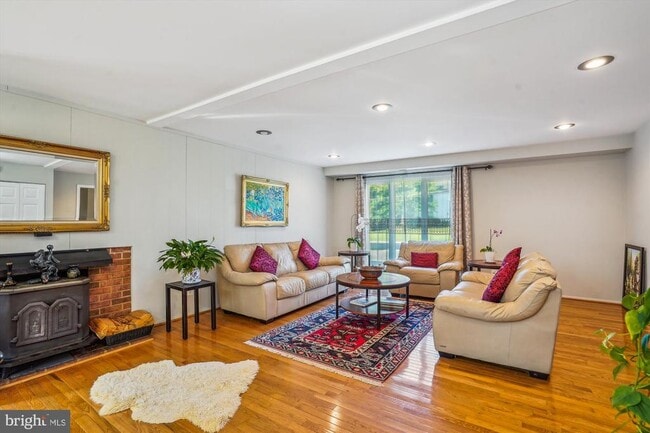 Foto del edificio - 1803 Rupert St