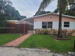 Building Photo - 920 SW 30th St