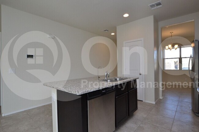 Building Photo - 11605 E Lupine Ln