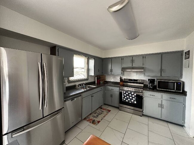 Building Photo - BETHLEHEM TOWNSHIP HOUSE FOR RENT