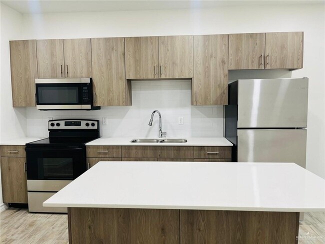 Foto del edificio - 900 E Redbud Ave
