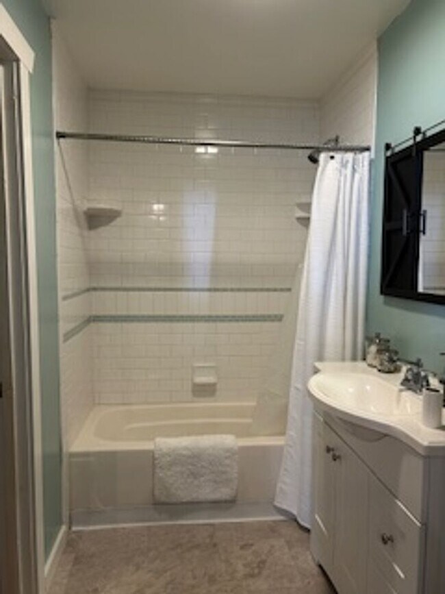 Foto del edificio - 1 Bed, 1 Bath + Office | Guerneville (Rio ...