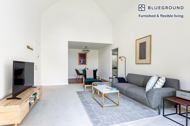 Foto del edificio - 900 Pepper Tree Ln