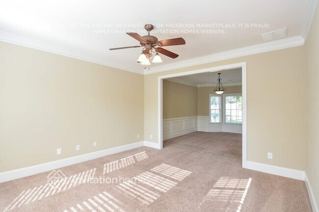 Foto del edificio - 734 Laurel W Ct