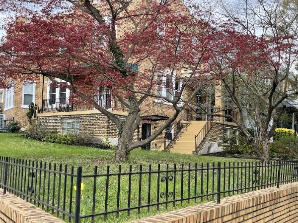 Primary Photo - 4847 Illinois Ave NW