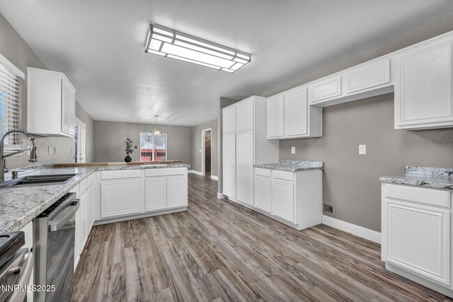 Foto del edificio - 17391 Crystal Canyon Blvd