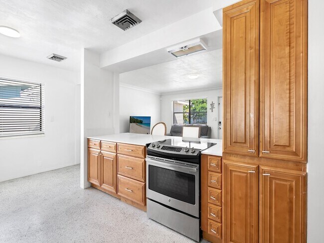 Foto del edificio - 413 NE 25th Ave